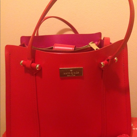 Kate Spade , LV bag serial V 10987 - Picture 2 of 3